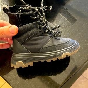 Boys size 5 zara shoes